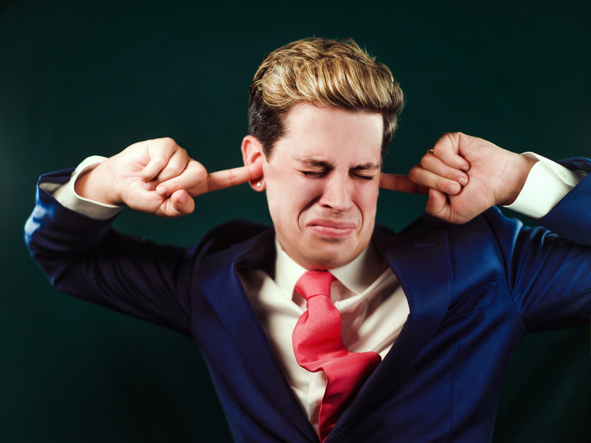 alt right troll milo yiannopoulos has been deported