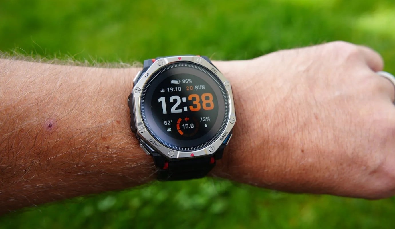 J'ai testé la première montre de sport AMOLED solaire au monde — voici comment fonctionne la charge j'ai testé la première montre de sport amoled solaire au monde — voici comment fonctionne la charge